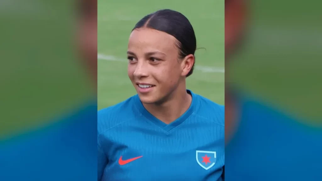 Mallory Swanson: explosive winger whose comeback shaped an Olympic cycle Mallory Swanson, футболистка